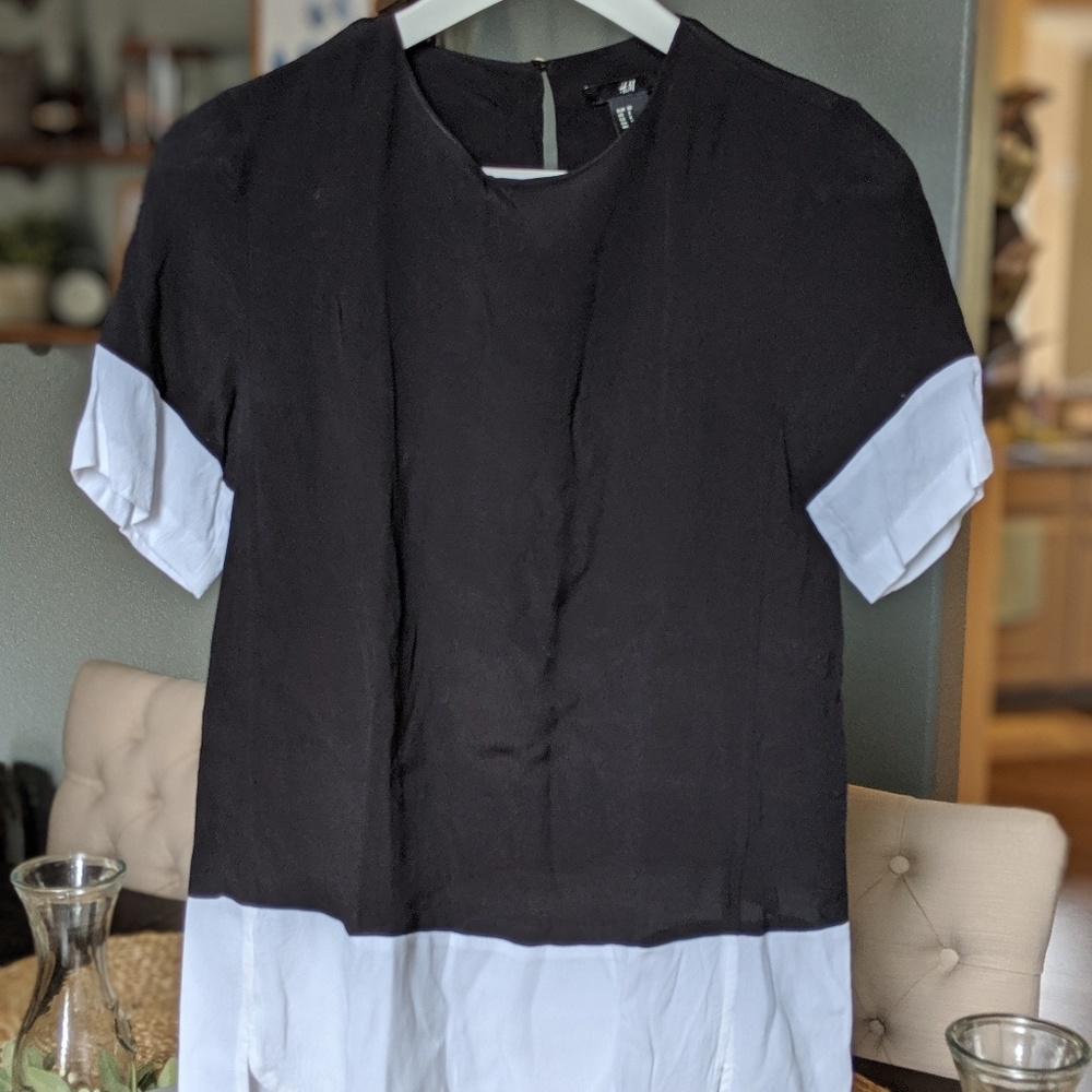 H&M Black and White Blouse (size 2)